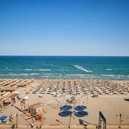 Sandy Walk Apt N Pools Beach Апартаменты Нэводари