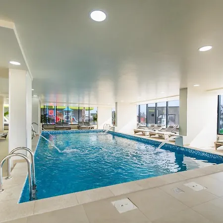 Апартаменты Sandy Walk Apt N Pools Beach *