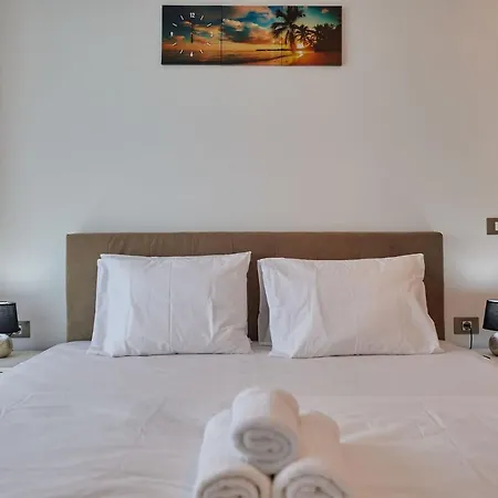 Sandy Walk Apt N Pools Beach
