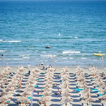 Sandy Walk Apt N Pools Beach Apartament