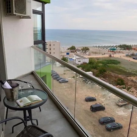 Sandy Walk Apt N Pools Beach Apartament